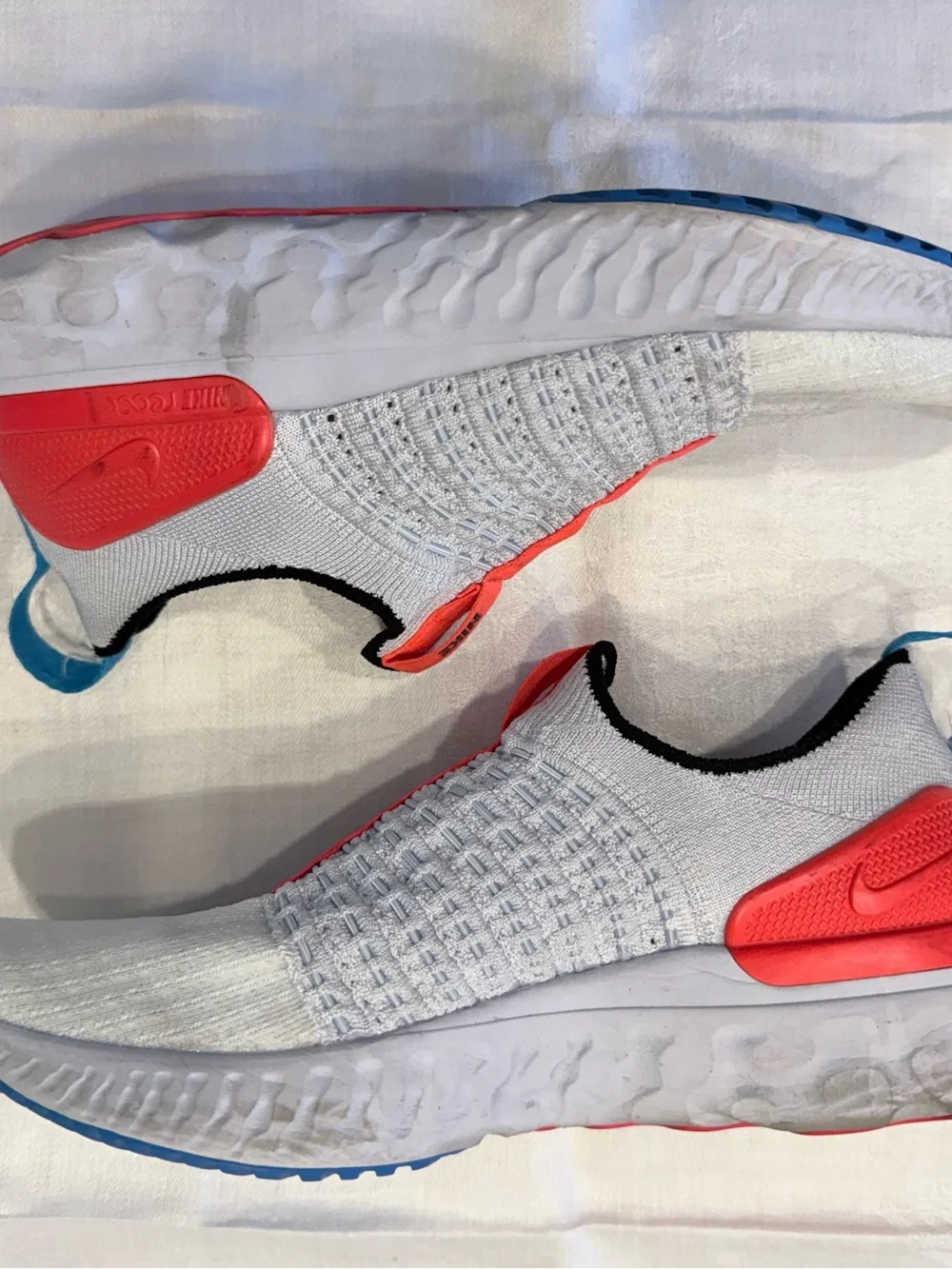 Nike React Phantom Run Flyknit 2 running shoes football grey + crimson women’s 9